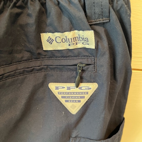 Columbia Omni shade Navy Blue Casual Shorts, size lg. See pics for measurements. - Picture 3 of 11